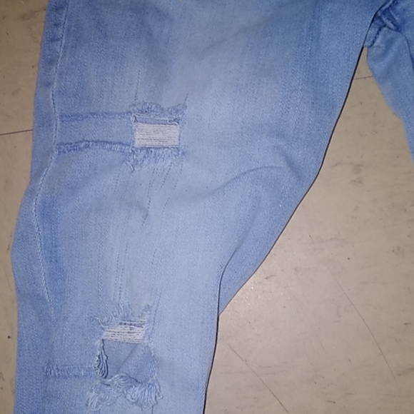 Blue ripped jeans with pearl detail - Picture 3 of 3
